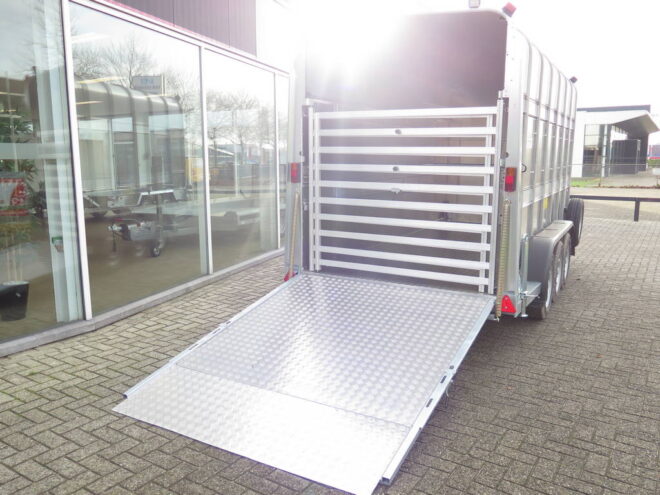 Maatwerk Ifor Williams veetrailer 427x178x213cm