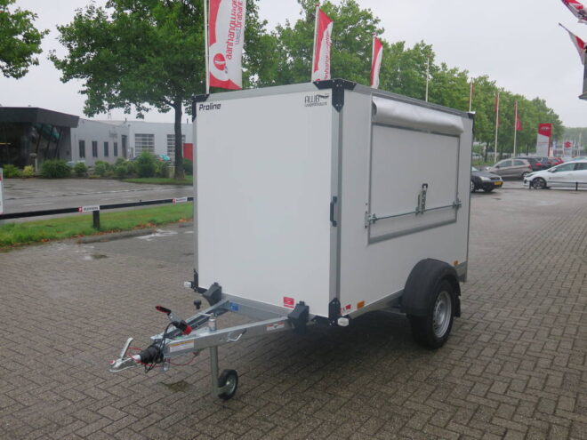 Maatwerk gesloten aanhangwagen voor inbouw compressor