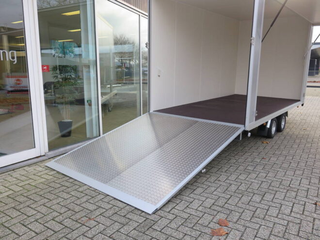 Proline gesloten aanhanger 425x204x230cm 3000kg